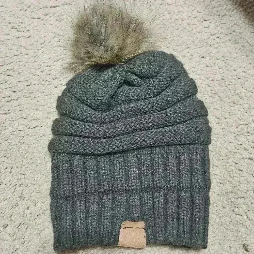 KLV puffball knit beanie!